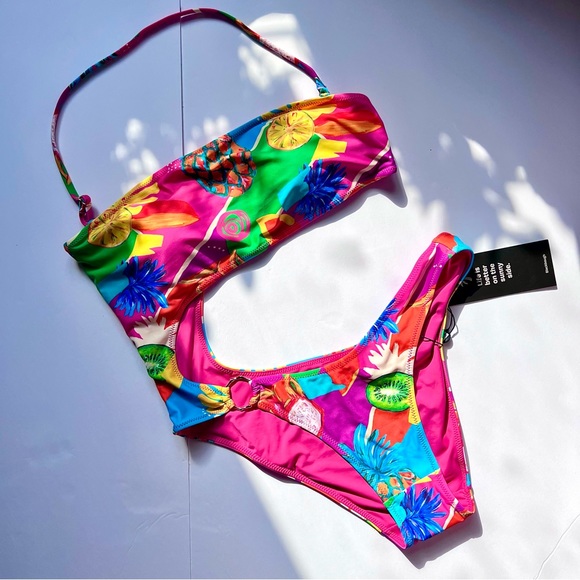 NWT Blackbough Poppy Cut One Piece in Tropical Island Tiki Print Cheeky Fit 🌸 - Picture 1 of 16